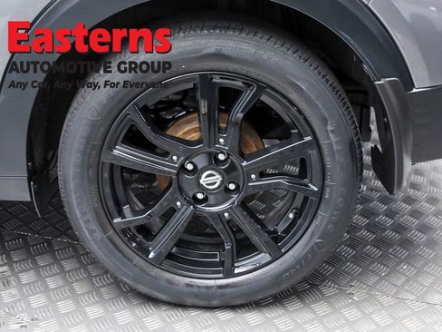 Used 2020 Nissan Kicks SR image 8