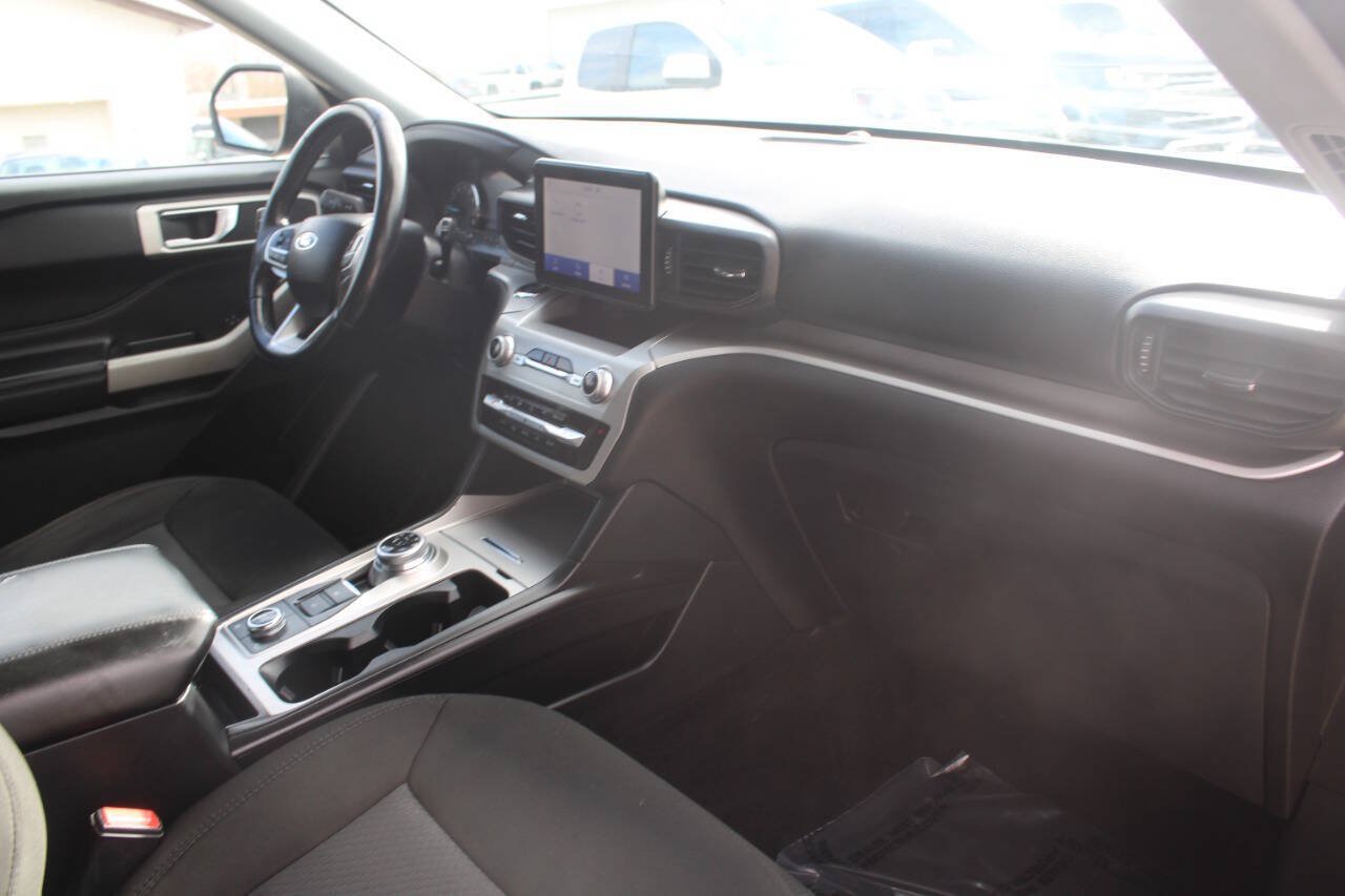 Used 2022 Ford Explorer XLT AWD/4WD image 13