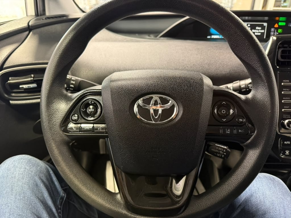 Used 2022 Toyota Prius LE FWD image 9