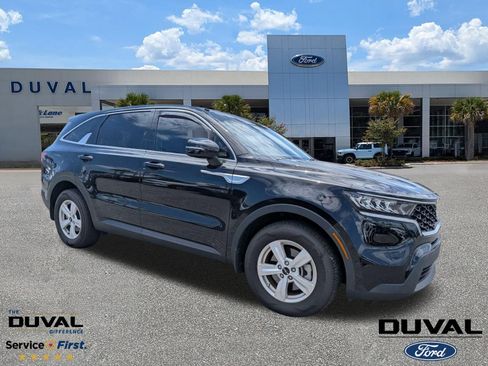 Used 2023 Kia Sorento LX FWD image 1