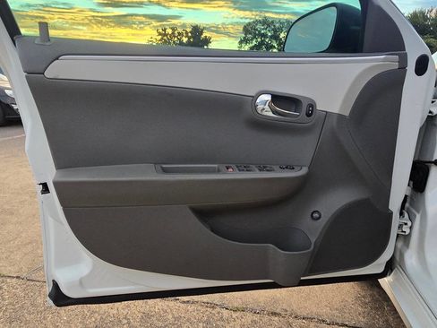 Used 2011 Chevrolet Malibu LS image 19