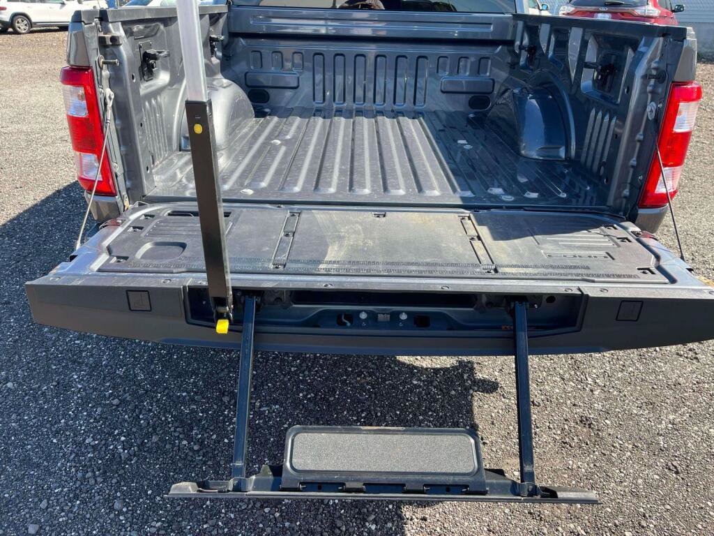 Used 2022 Ford F150 XL w/ STX Appearance Package AWD/4WD image 18