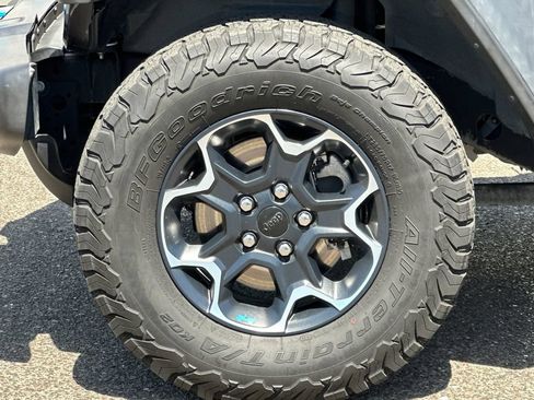 Used 2023 Jeep Wrangler Unlimited Rubicon 4xe AWD/4WD image 33