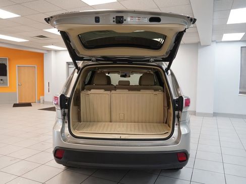 Used 2015 Toyota Highlander XLE AWD/4WD image 11