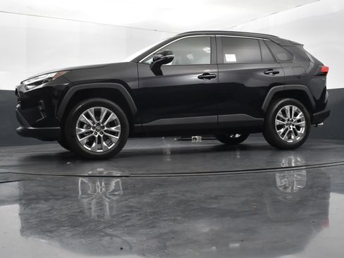 Used 2025 Toyota RAV4 XLE Premium image 37