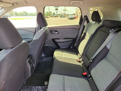 Used 2023 Nissan Rogue SV image 9