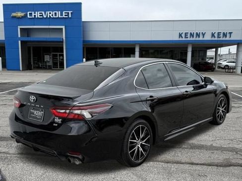 Used 2024 Toyota Camry SE FWD image 4