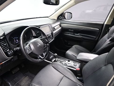 Used 2019 Mitsubishi Outlander SEL image 8