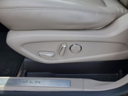 Used 2019 Lincoln MKC Select w/ Select Plus Package image 15