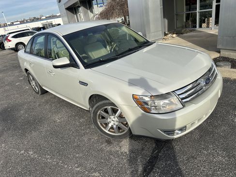 Used 2008 Ford Taurus SEL image 8