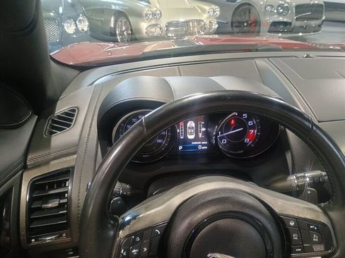 Used 2015 Jaguar F-TYPE Convertible image 19