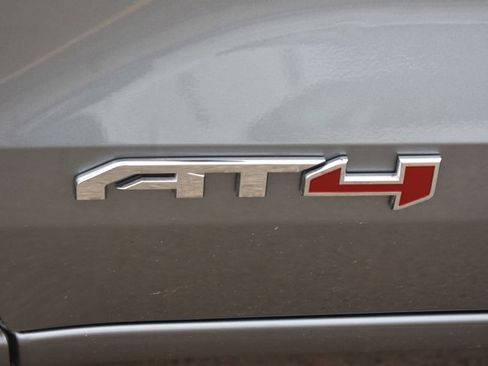 Used 2025 GMC Canyon AT4 image 11