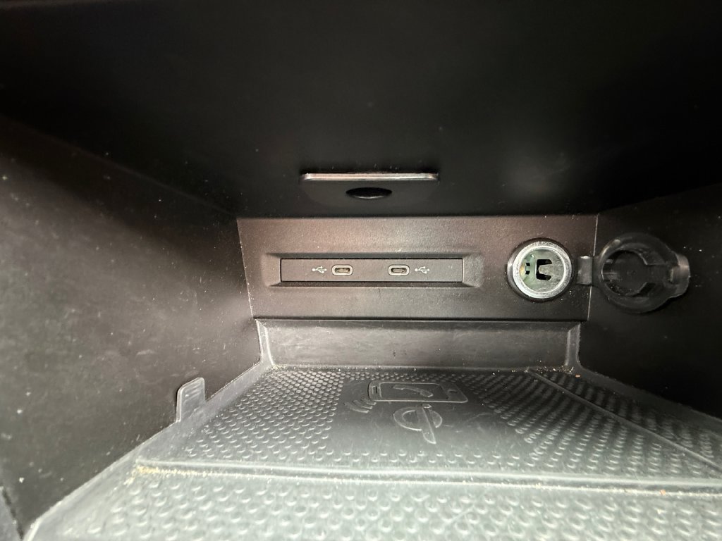 Used 2024 Volkswagen Taos SE AWD/4WD image 34