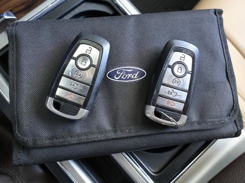 Used 2020 Ford F150 Lariat w/ Equipment Group 502A Luxury AWD/4WD image 27
