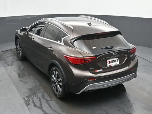Used 2017 INFINITI QX30 Premium w/ Technology Package image 43