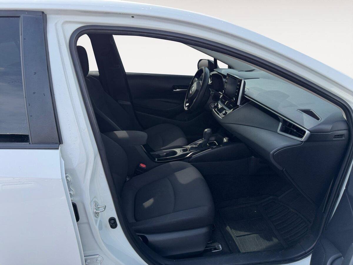 Used 2021 Toyota Corolla LE FWD image 15