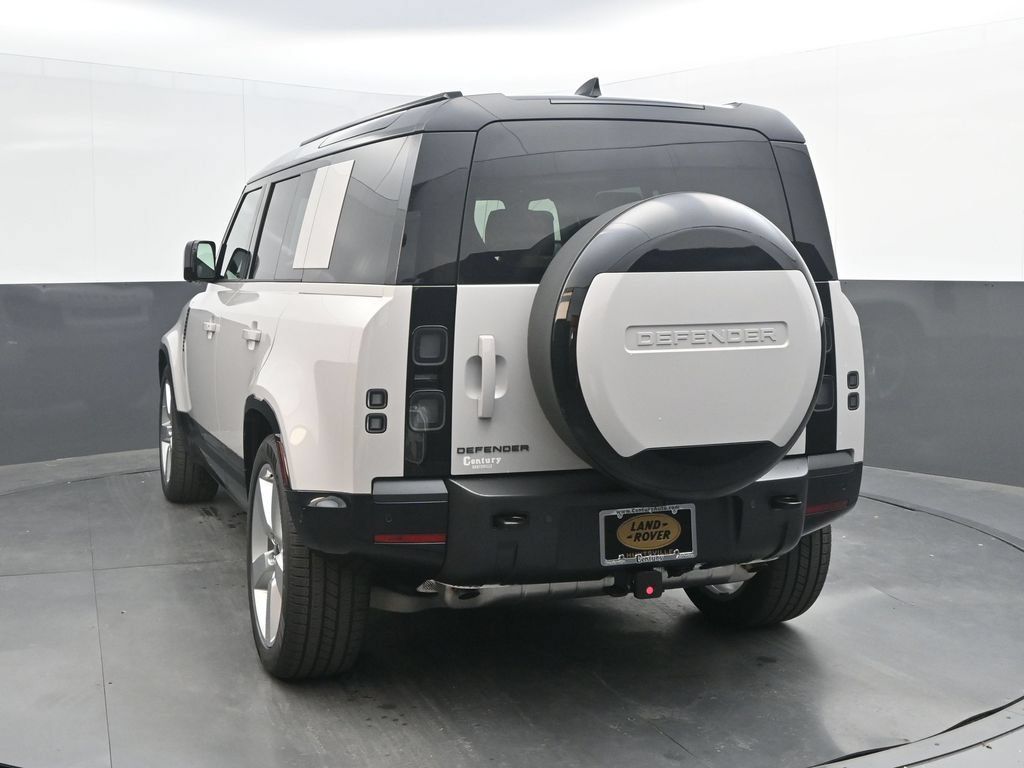 Used 2026 Land Rover Defender 110 X-Dynamic SE AWD/4WD image 6