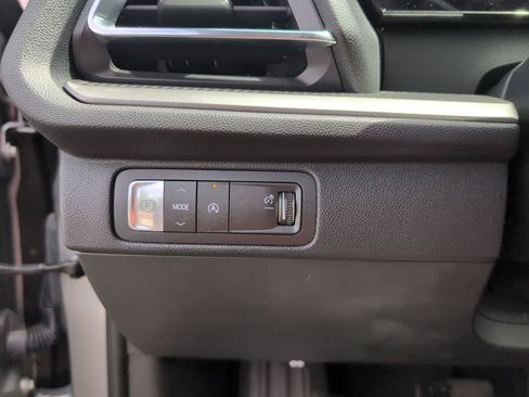 Certified 2026 Chevrolet Traverse LT FWD image 28