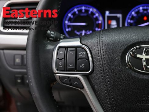 Used 2019 Toyota Highlander Limited Platinum AWD/4WD image 15