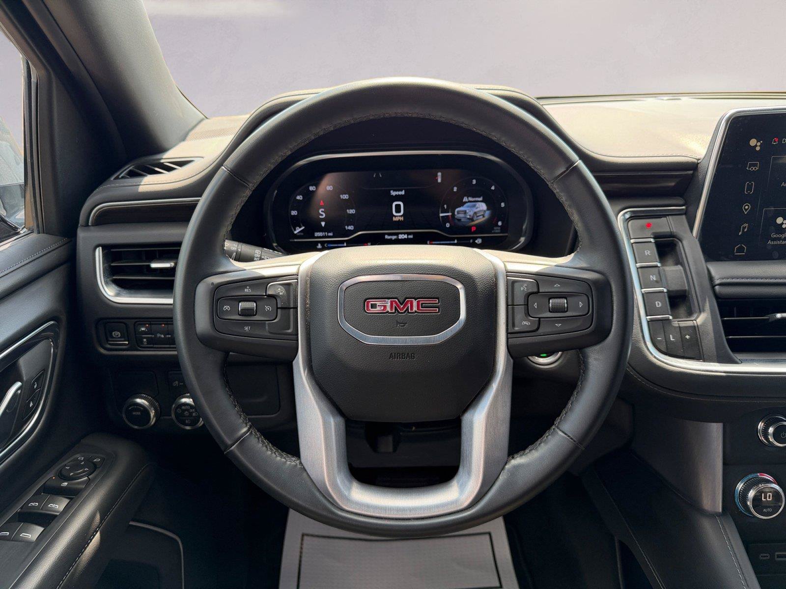 Used 2024 GMC Yukon XL SLE RWD image 12