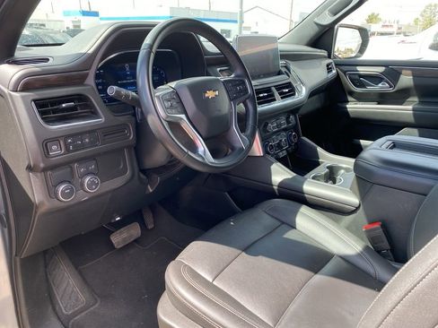 Used 2024 Chevrolet Suburban LT image 6
