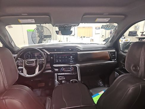 Used 2024 GMC Sierra 1500 Denali w/ Technology Package image 24