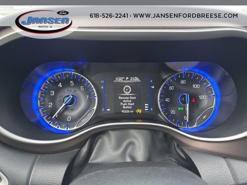 Used 2021 Chrysler Voyager Lxi image 19