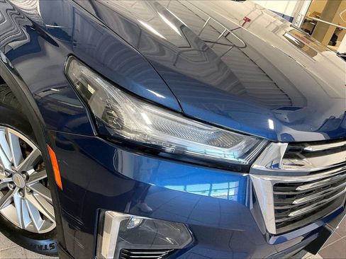 Used 2023 Chevrolet Traverse LT AWD/4WD image 32