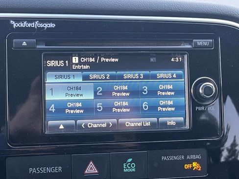 Used 2015 Mitsubishi Outlander SE image 13