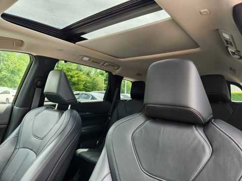 Certified 2025 INFINITI QX60 Luxe AWD/4WD image 12