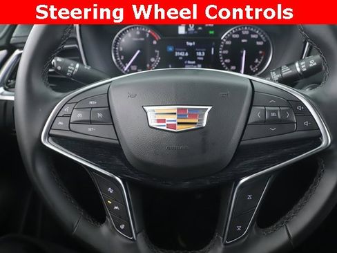 Used 2025 Cadillac XT5 Premium Luxury image 22