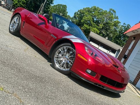Used 2010 Chevrolet Corvette Grand Sport w/ Preferred Equipment Group RWD image 28