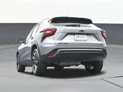 Used 2025 Chevrolet Trax RS w/ Driver Confidence Package FWD image 44