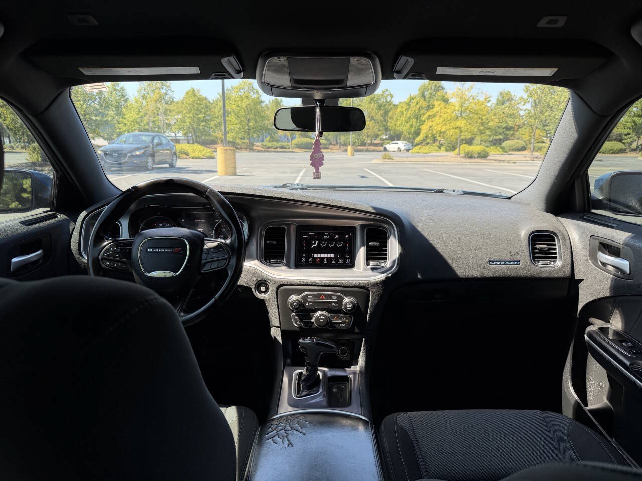 Used 2020 Dodge Charger SXT RWD image 21