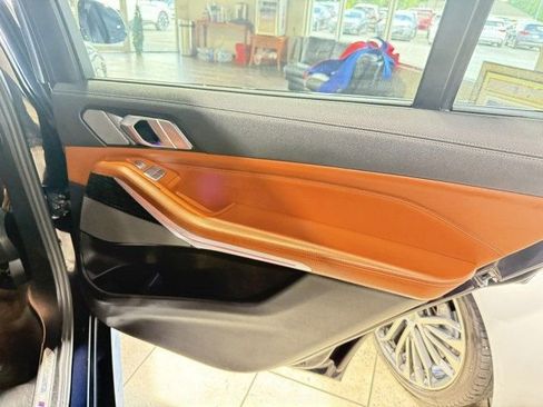 Used 2022 BMW X7 M50i image 26