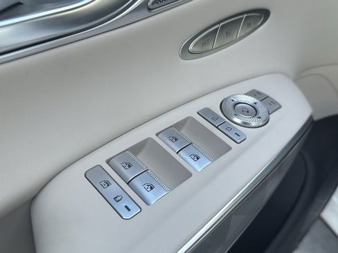 Used 2025 Genesis GV70 3.5T Sport w/ Sport Advanced Package image 15