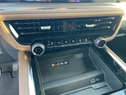 New 2026 Chevrolet Suburban High Country image 23