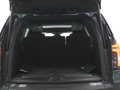 Used 2025 Chevrolet Suburban RST w/ RST Capability Package AWD/4WD image 18