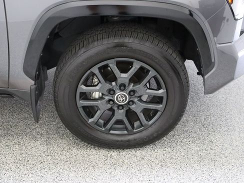 Used 2024 Toyota Tundra Platinum image 5