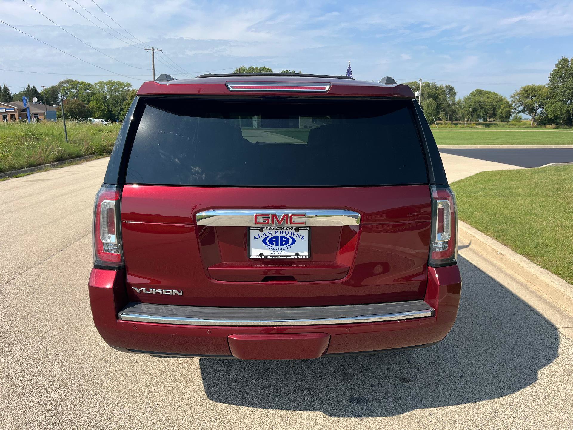 Certified 2020 GMC Yukon Denali w/ Open Road Package AWD/4WD image 5