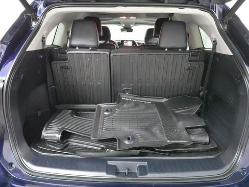 Used 2020 Toyota Highlander XLE AWD/4WD image 30