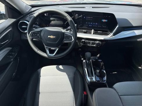 New 2025 Chevrolet Trax LT w/ Driver Confidence Package image 15