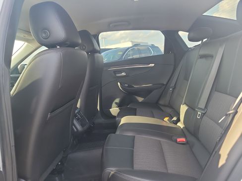 Used 2016 Chevrolet Impala LT w/ Convenience Package image 14