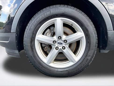 Used 2019 Ford Explorer XLT w/ Equipment Group 202A FWD image 8