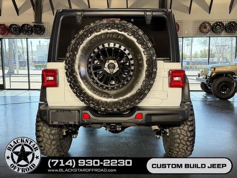 Used 2025 Jeep Wrangler Unlimited Rubicon AWD/4WD image 12