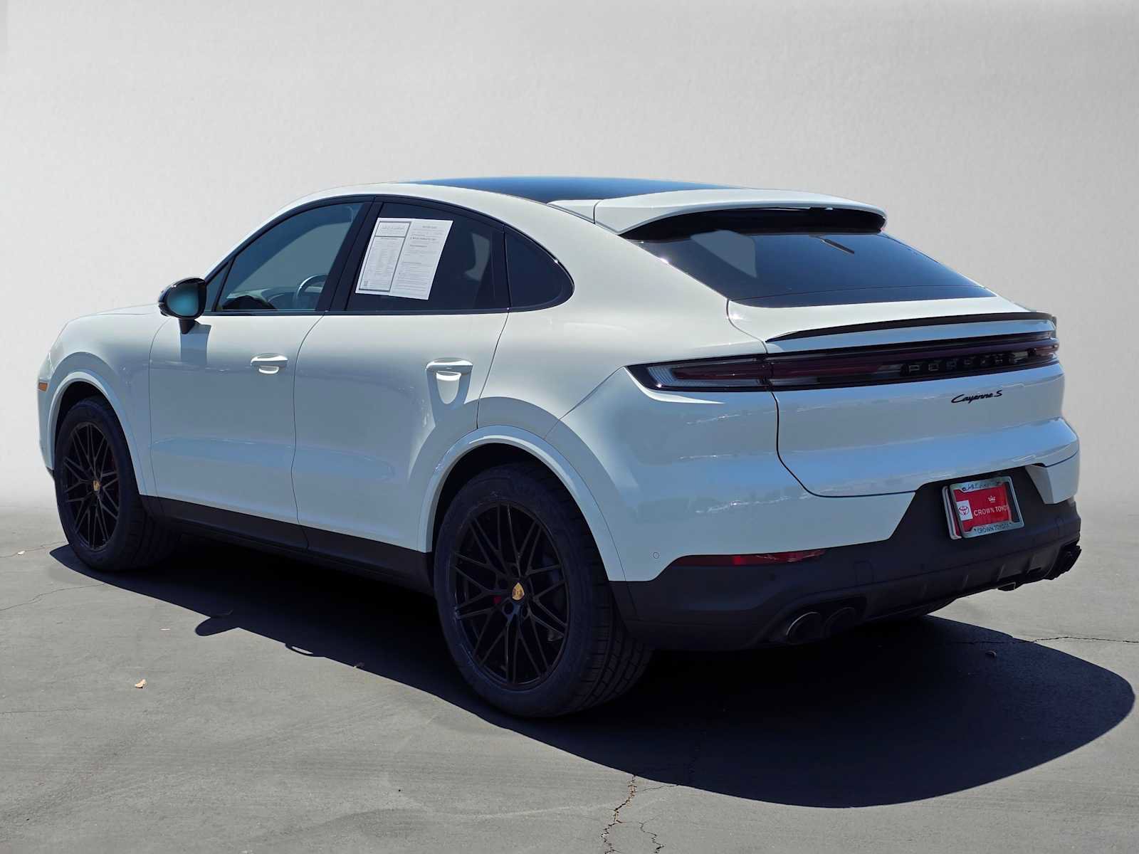 Used 2024 Porsche Cayenne S AWD/4WD image 5