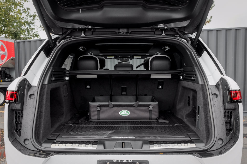 New 2027 Land Rover Range Rover Sport Dynamic SE AWD/4WD image 9