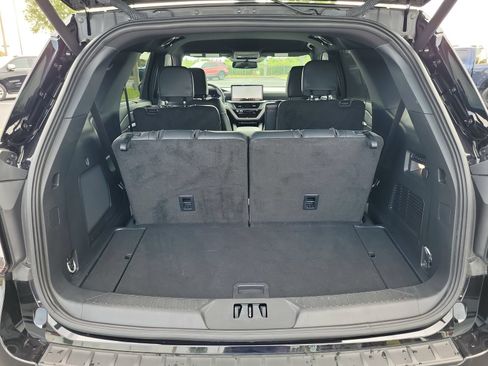 Used 2025 Ford Explorer ST RWD image 7
