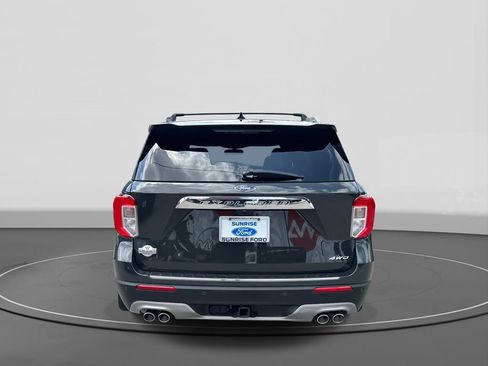 Used 2022 Ford Explorer King Ranch w/ Premium Technology Package image 6