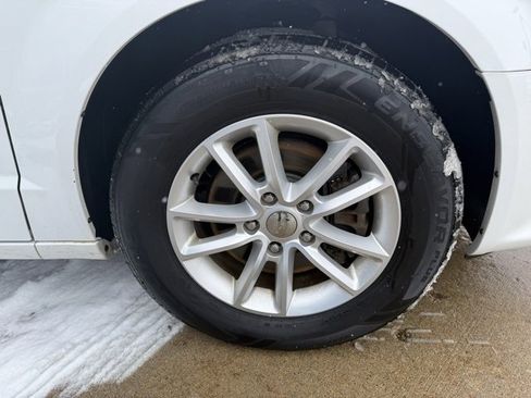 Used 2016 Dodge Grand Caravan SXT w/ Rear Park Assist Package image 12